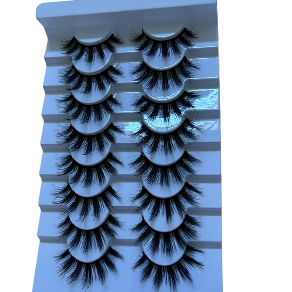 Dramatic False 8 Pair Eyelashes Set - Picture 2 of 2